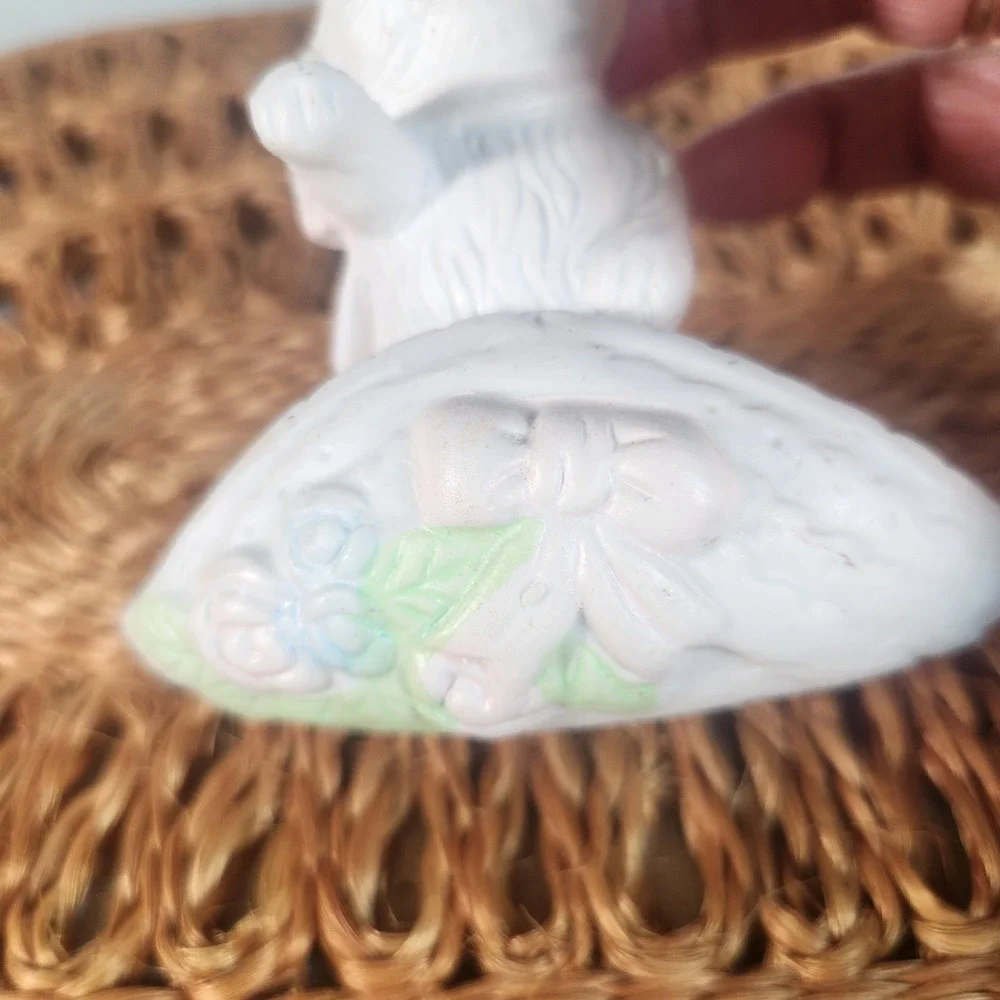 Vintage Porcelain Ceramic White Kitten in Basket Figurine 3.5